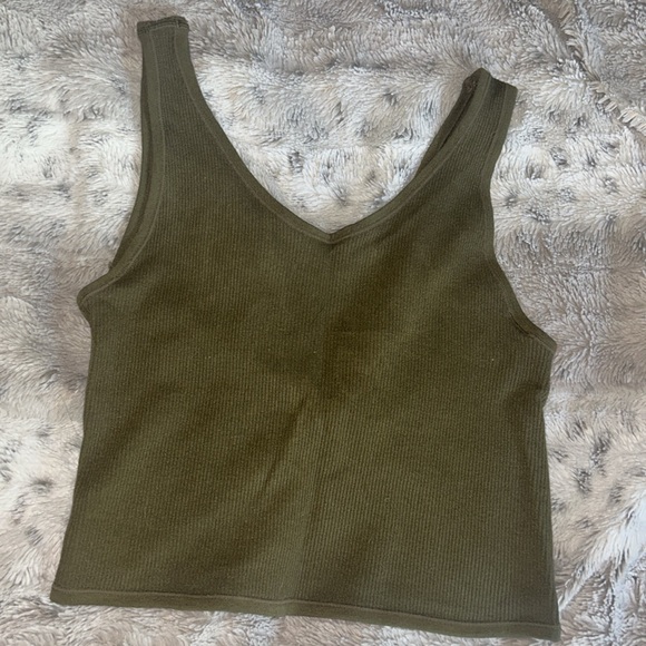 Green Ribbed Twist Tank - Picture 4 of 5